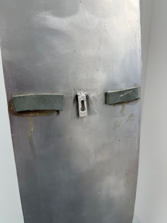 Image 1 of Spezieller Edelstahlschrank, entworfen vom bildenden Künstler Pi Backus