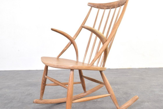 Image 1 of Fauteuil à bascule en chêne style Mid-Century par Illum Wikkelsø pour Niels Eilersen, années 1950.