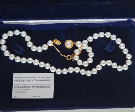 Collana di perle con chiusura – Lb Collection, Regali, Plastic (photo 3 of 5)