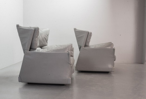Image 1 of Fauteuil lounge luxueux « Viola d’Amore » de Piero de Martini, design italien du milieu du XXe siècle, en cuir gris dauphin. Ann