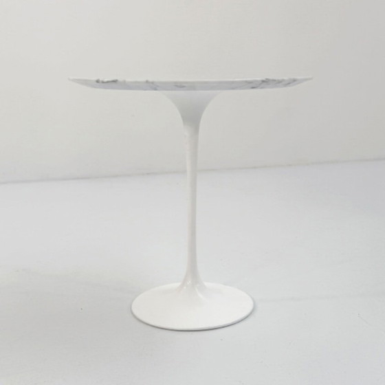 Image 1 of Mesa auxiliar Tulip de mármol de Eero Saarinen para Knoll, década de 1970