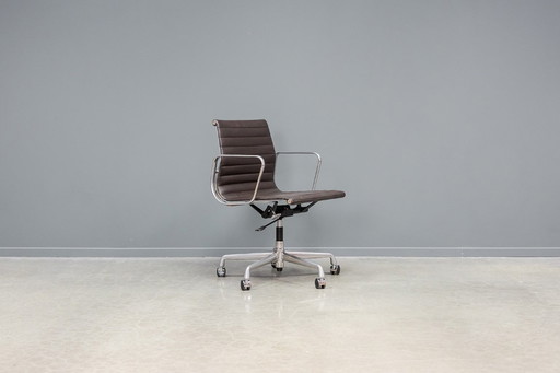 Eames EA117 office chair, 1x