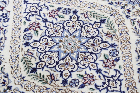 Image 1 of Original hand-knotted Persian carpet Nain 9 LA Fine with silk 450 x 90 cm Top condition