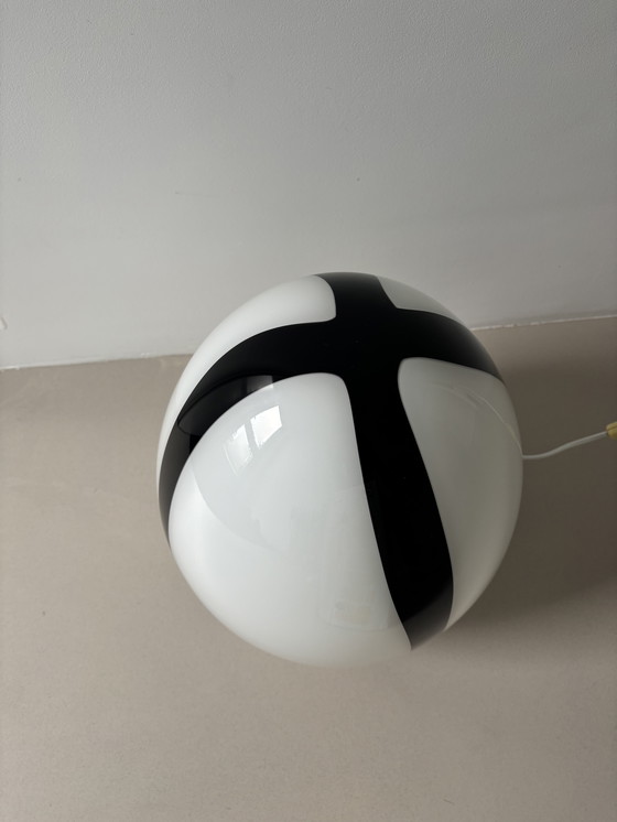 Image 1 of Eglo Leuchten XL Egg lamp vloer-/tafellamp in wit opalineglas met zwarte lijnen