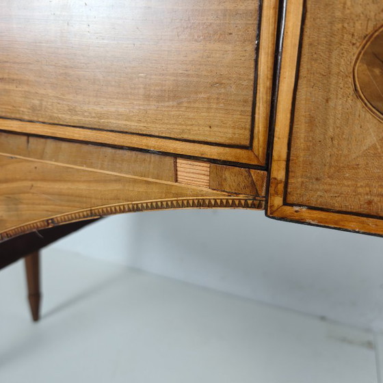 Image 1 of Engels dressoir in Georgische Revival-stijl – begin 19e eeuw