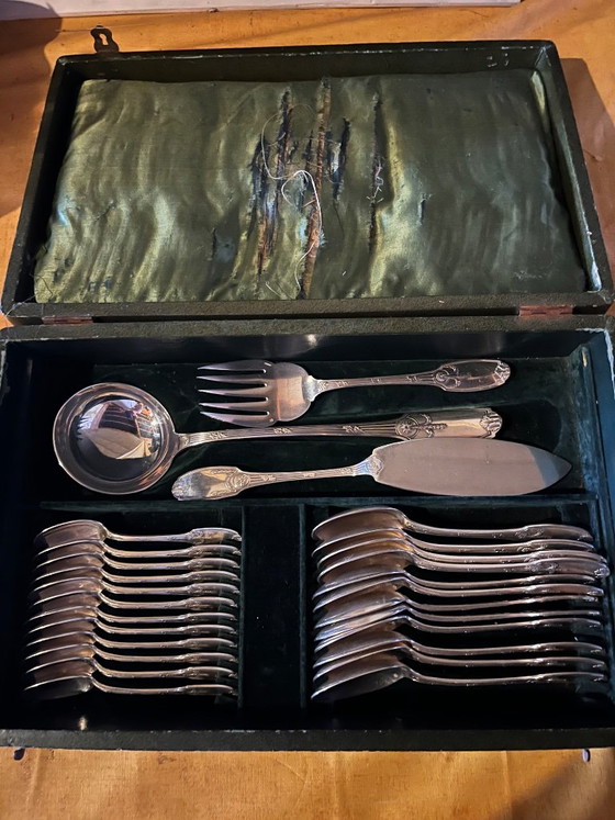 Christofle 19. Jh. Modell Pompadour 63-teilige Besteckkassette – Besteckkassetten, Metall, Silber (photo 3 of 9)