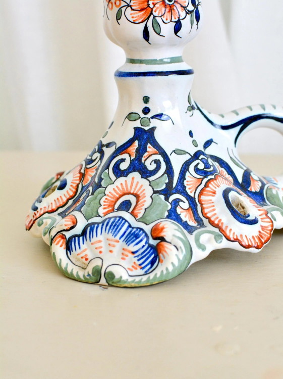 Portacandele vintage in maiolica di Rouen, candeliere floreale francese dipinto a mano – Ceramic, Rustic (photo 5 of 5)