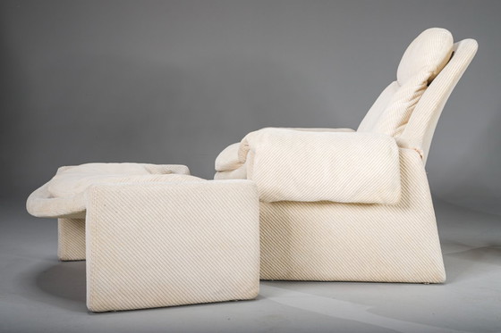 Image 1 of  Chaises et ottomans P60 par Vittorio Introini pour Saporiti, 1960, ensemble de 4