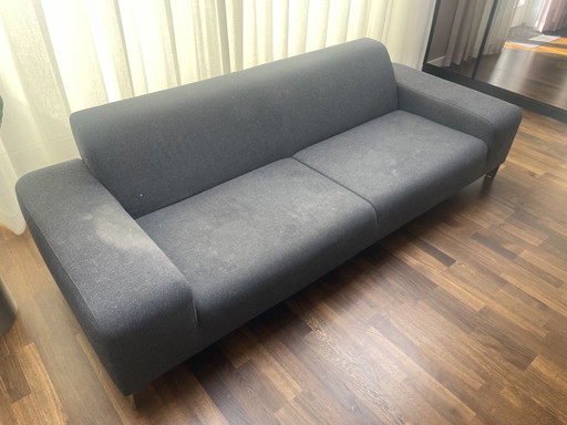 Canapé trois places moderne bas couleur anthracite