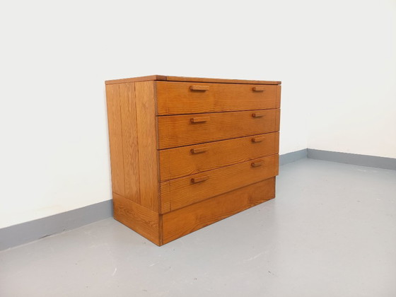 Image 1 of Vintage grenen ladekast uit de jaren 70.