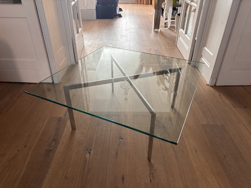Table basse Barcelone (Ludwig Mies van der Rohe)
