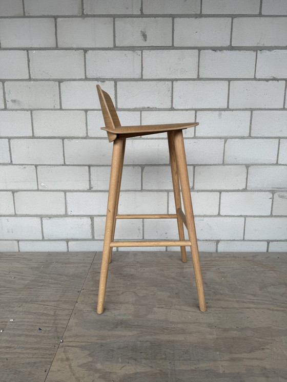 Image 1 of Taburete de bar Muuto Nerd (roble alto)