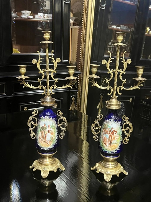 Coppia di candelabri. Bronzo, ottone, porcellana. – kandelaars en kaarsen, Bronze, Porcelain (photo 2 of 7)