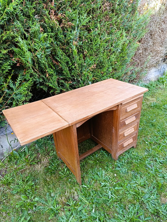 Image 1 of Bureau en chêne massif ancien