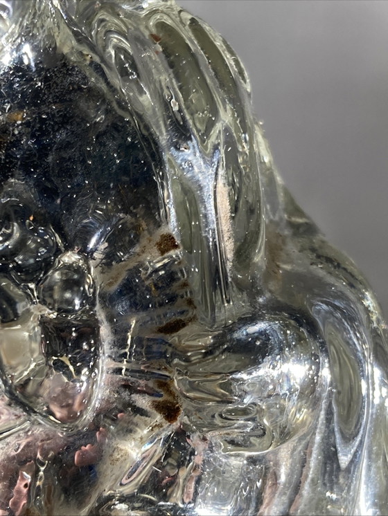 Image 1 of Statuetta in vetro eglomizzato raffigurante Cristo che regge il Sacro Cuore, XIX secolo