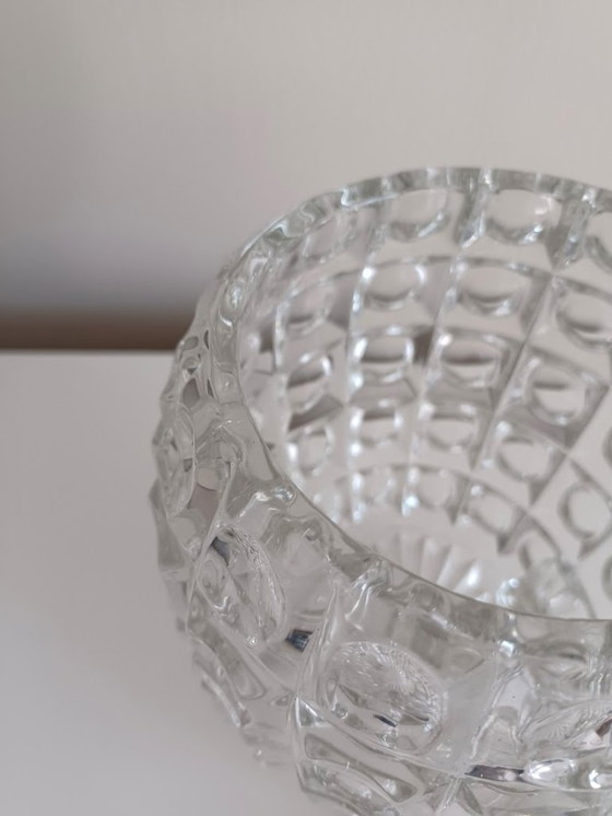 Image 1 of Art Deco Libochovice koekjespot. Gemerkt.  Vintage Czechoslovakisch geperst glas. 23cm