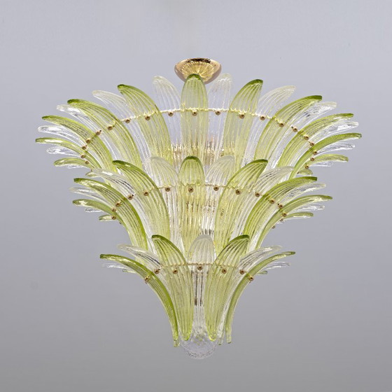 Image 1 of Kroonluchter met palmetmotief van Murano-glas uit het midden van de 20e eeuw, in groen en helder glas, Italië.