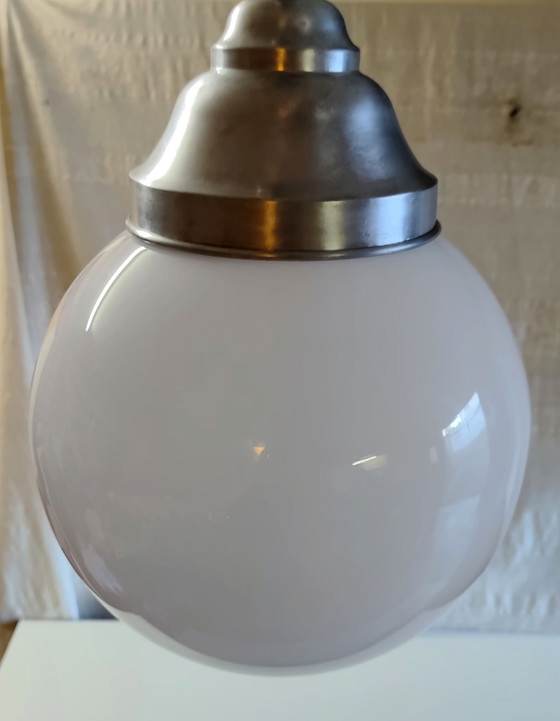 Lampada a sospensione Bauhaus globo opalino XL - metà XX secolo – Lampade a sospensione, Vetro (photo 8 of 9)