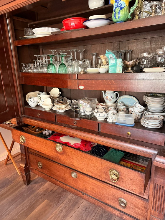 Image 1 of Armario antiguo de Drenthe (caoba o roble)