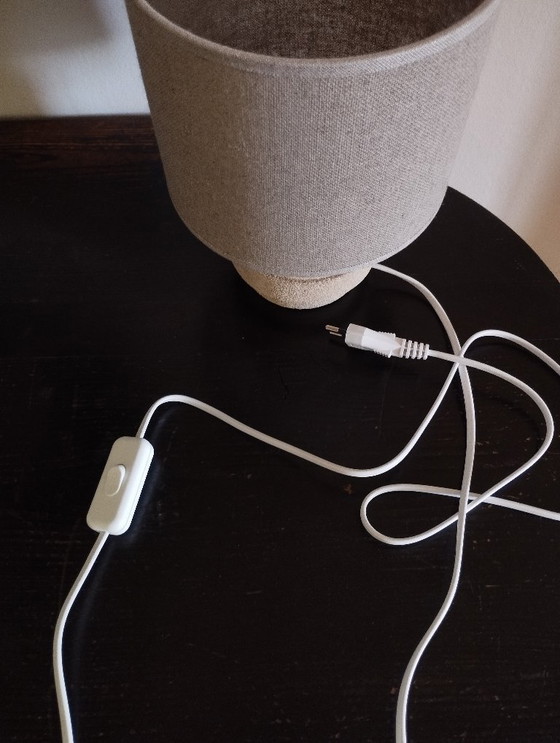 Image 1 of Piccola lampada da comodino vintage degli anni '70 in gres chamotte e paralume in juta.