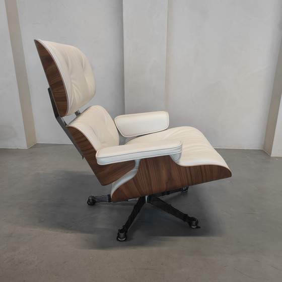 Image 1 of Sillón Vitra Eames con otomana - Nogal blanco - Piel de nieve
