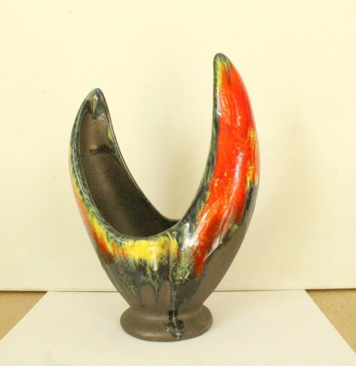 Escultura de pez de metal vintage sobre base de roca (estilo moderno de mediados de los 60) – vazen, Ceramic
