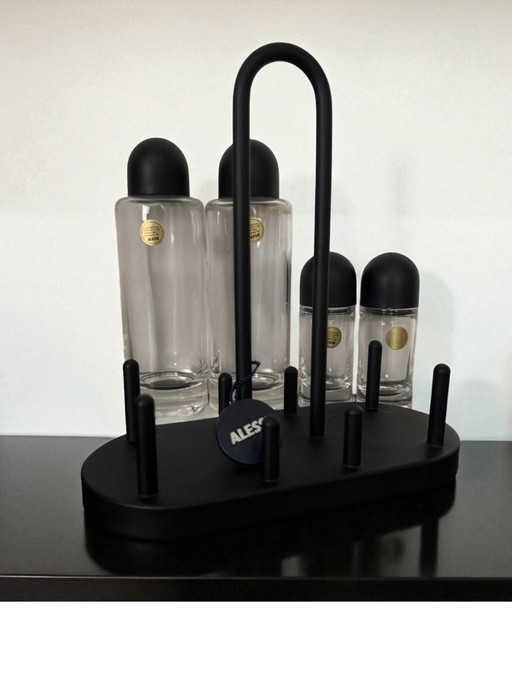 Aceitera y vinagrera de queso Alessi diseñada por Ettore Sottsass