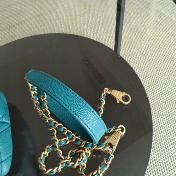 Image 1 of Chanel Coco Handle Small - Caviar trapuntato blu con finiture dorate Serie 28