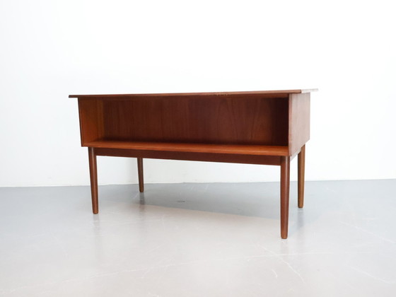 Image 1 of Scrivania danese bifacciale in teak vintage 6 cassetti