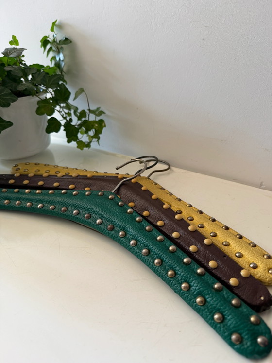 Cintres Mid Century – Portemanteaux, Wood, Metal, Mid Century Modern (photo 2 of 5)