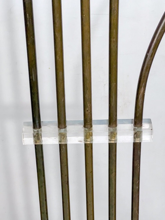 Image 1 of Goffredo Reggiani attribué. Lampadaire en laiton et travertin. Italie, années 1960