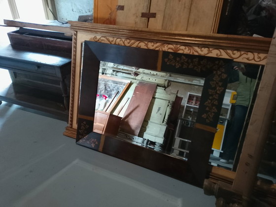 Image 1 of Specchio vintage in legno con foglie d'oro dipinte a mano