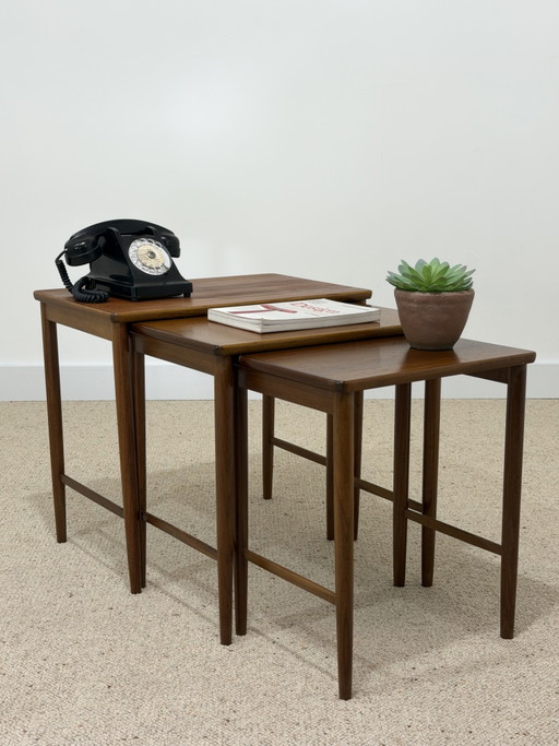 Set of 3 Scandinavian nesting tables in teak – 1960s – eettafels, Wood (photo 2 of 6)