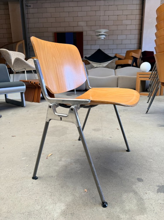Castelli DSC106 chair, Giancarlo Piretti (stock: 8) – Dining chairs, Wood, Aluminium (photo 9 of 10)