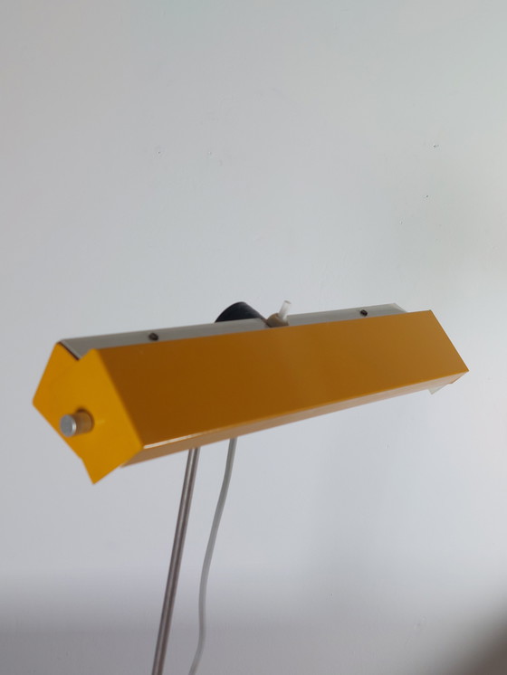 Image 1 of Lampada da scrivania vintage gialla di design di metà secolo Klaus Musinowski