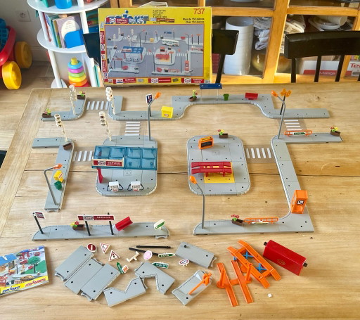 Majokit Box aus den 70er/80er Jahren