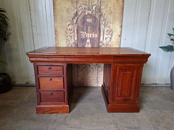 Image 1 of classic desk, writing table, desk, with leather inlay, dimensions: 140x70cm and 79cm high.