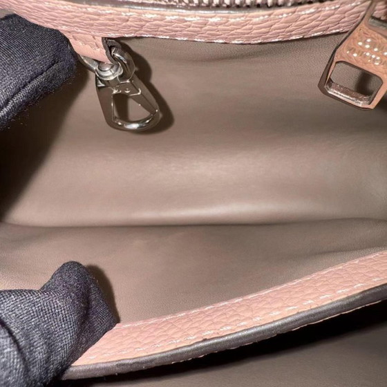 Image 1 of LOUIS VUITTON CAPUCINES - BB CUIR DE VEAU TAURILLON ROSE JASMIN FERMOIR ARGENTÉ