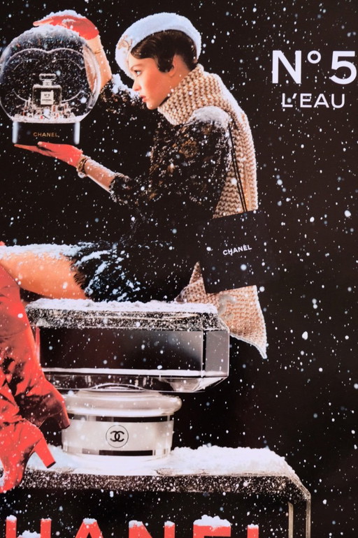 Campaña navideña de Chanel 2019 | Cartel – posters, Paper (photo 2 of 6)