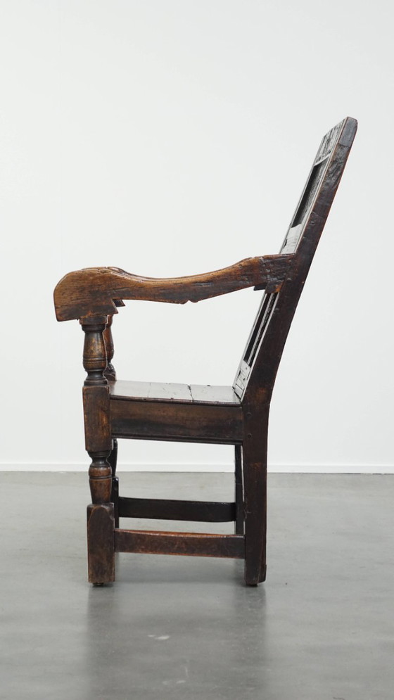 Image 1 of Antica poltrona in rovere del XVII secolo