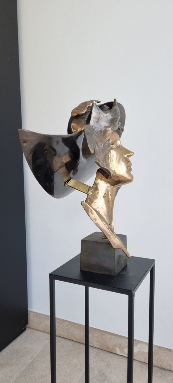 Lohé Bronze Sculpture of a Woman's Head with Hat, Gold, Art Deco (photo 4 of 6)