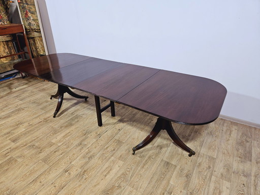 Elegant Georgian Dining Table, 2nd half of the 19th Century - Classic/Walnut