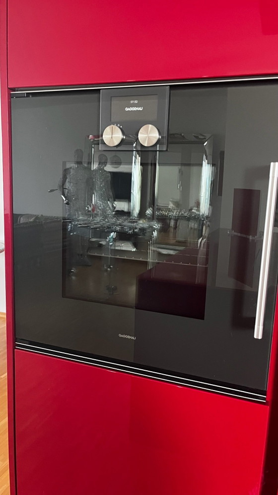 High End Designer Küche unbenutztes Sammlerstück, Gaggenau, Aufbewahrungsschrank, Holz, Glas, Rot (Foto 5 von 15)