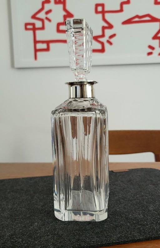 Carafe avec support en argent