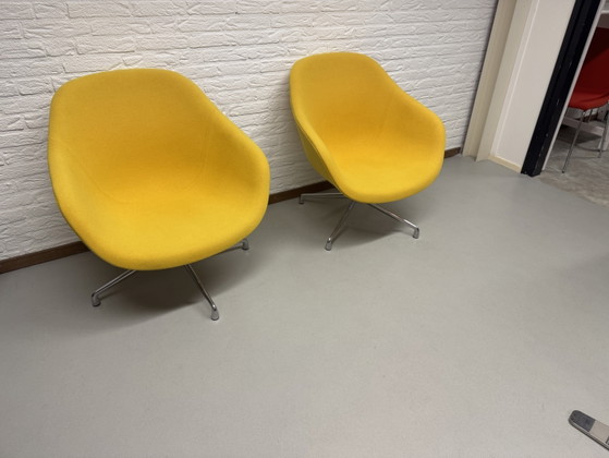Image 1 of 2x HAY  Loungefauteuil - Geel, Draaibaar, Aluminium Onderste