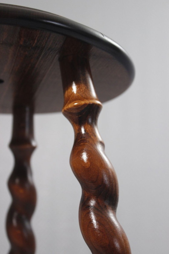 Image 1 of Brutalistischer Dreibeinhocker aus gedrechseltem Holz, Stil von Charles Dudouyt, 20. Jahrhundert