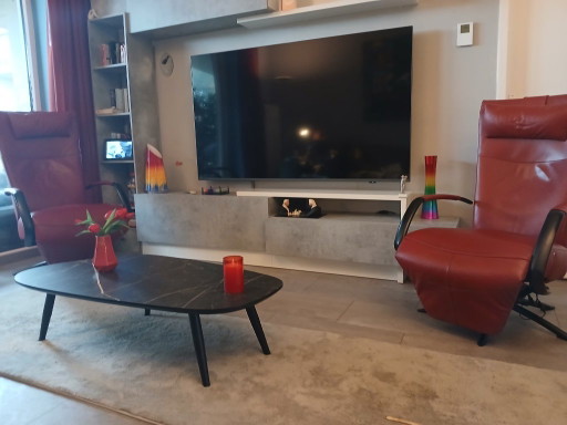 2 Red Leather Armchairs – fauteuils, Metal