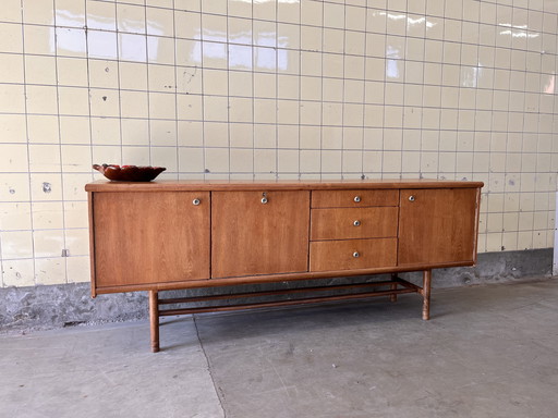 Vintage dressoir in Iroko