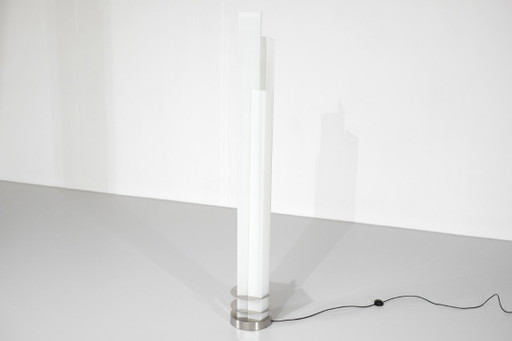 Lámpara de pie modelo "Adubai", creada por Matteo Nunziati para Fontana Arte, Italia.