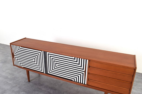 Credenza danese in teak dipinta a mano, stile Op Art, anni '60. – Credenze, Wood (photo 14 of 16)